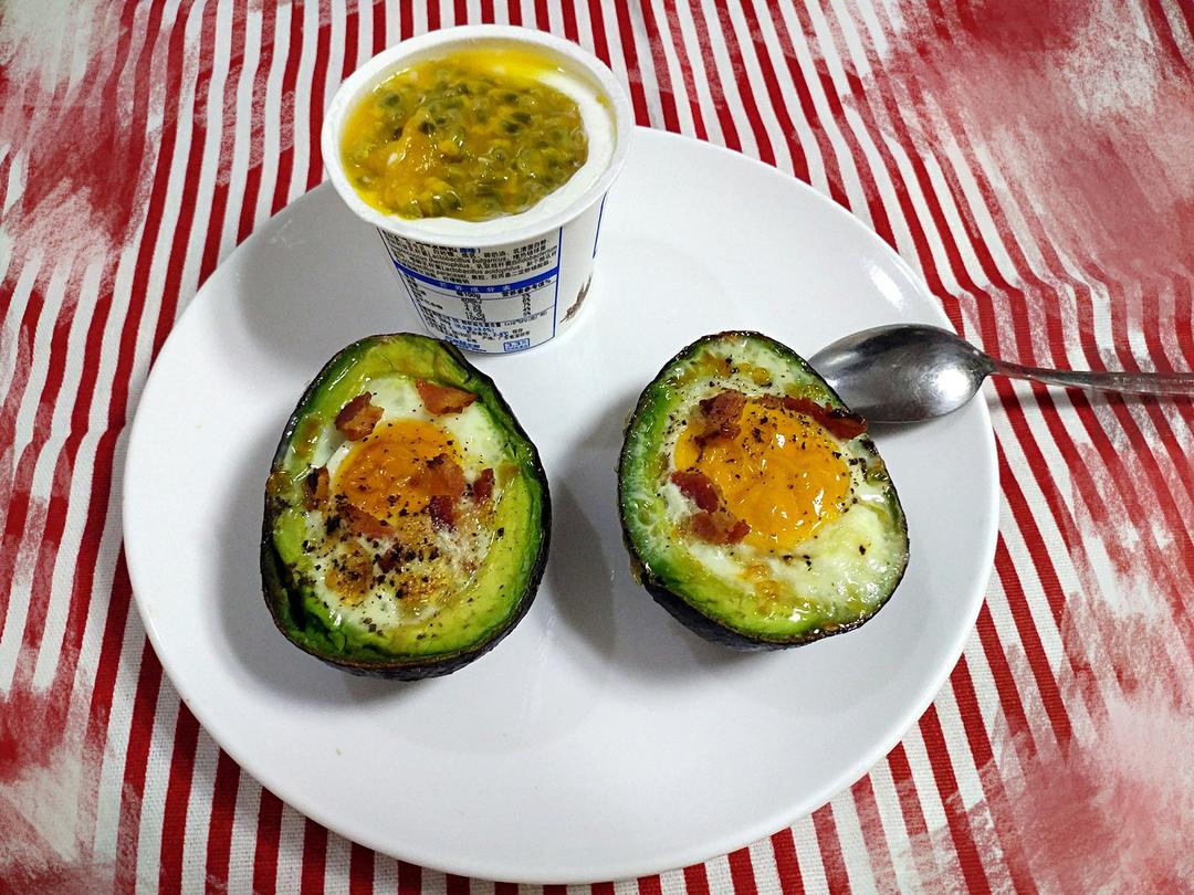 匠心培根牛油果焗蛋