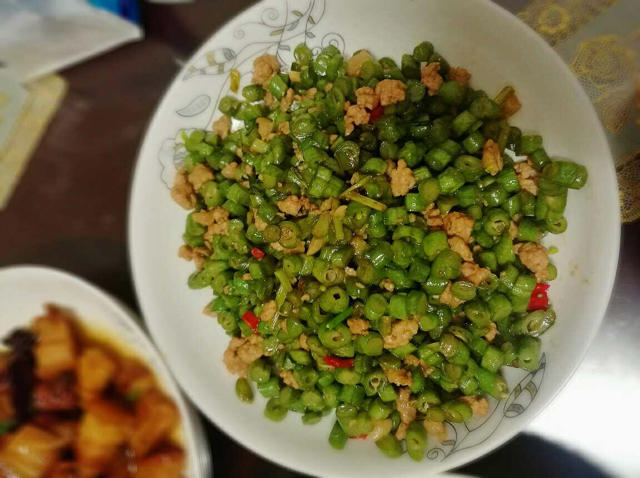 豌豆炒肉末