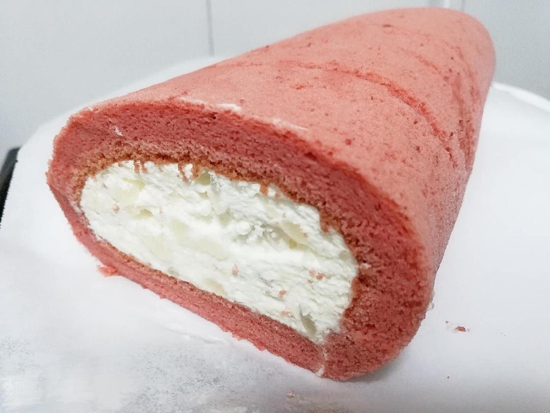 《Tinrry+》粉红荔枝蛋糕卷