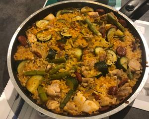 教你用平底锅做🇪🇸西班牙烩饭🥘［Paella de Pollo, alcachofa, chorizo ］的做法 步骤19