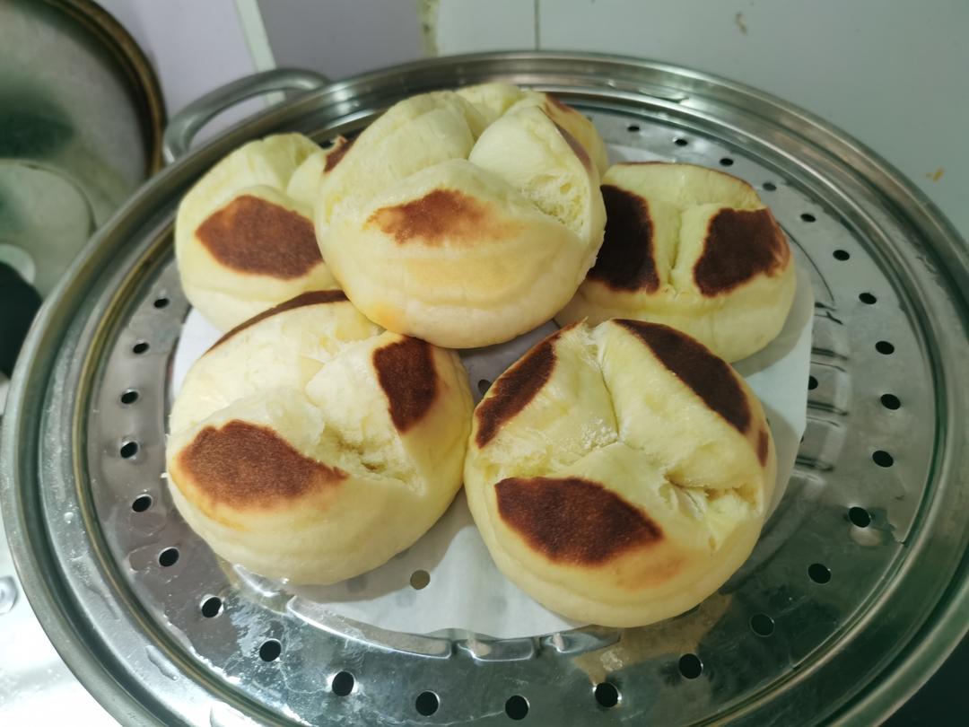 蓬松暄软，奶香味浓郁开花馒头，做法好简单 ！