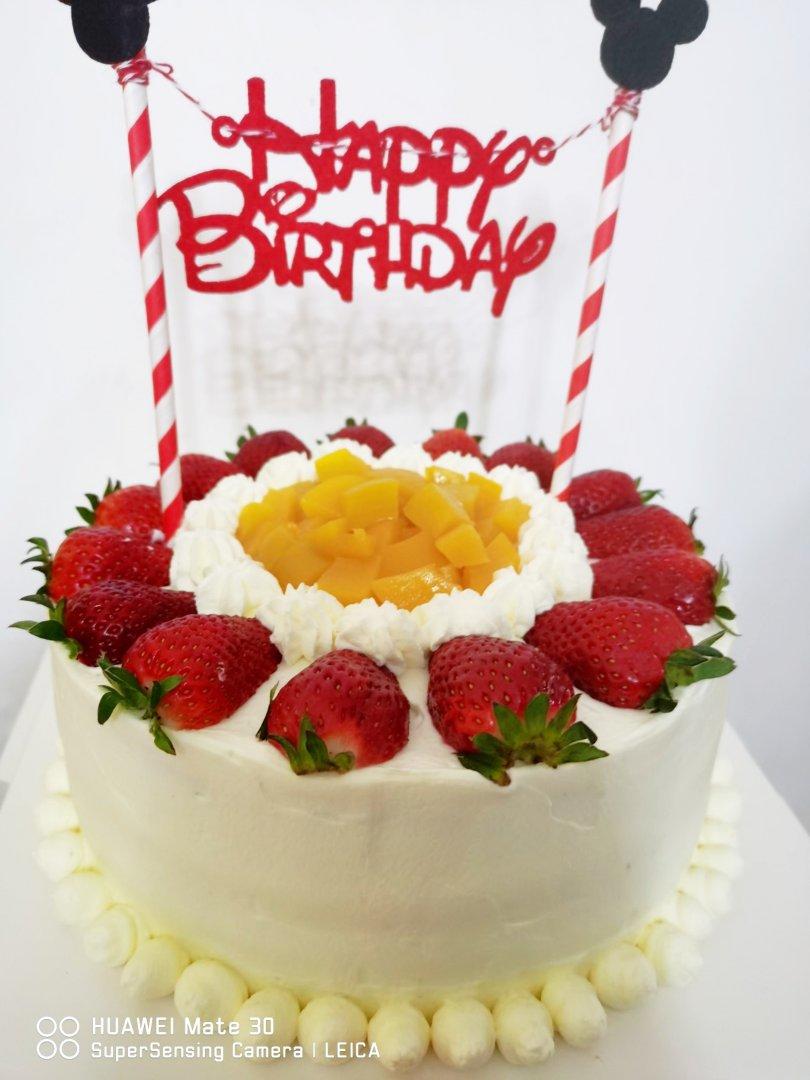 草莓戚风生日蛋糕