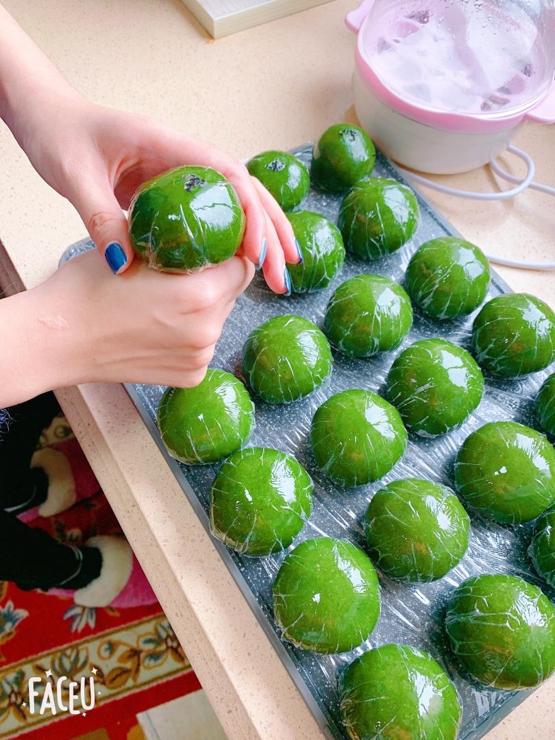 咸蛋黄肉松青团（艾糍）