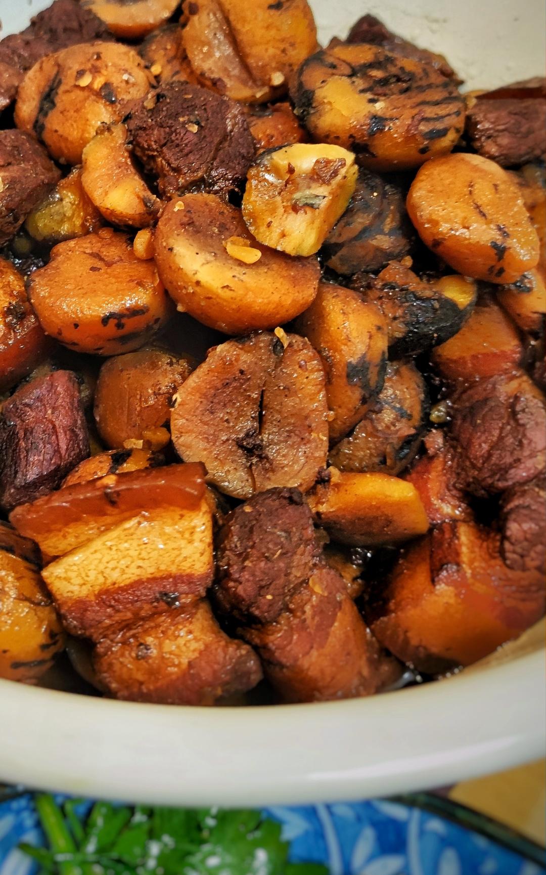 板栗红烧肉