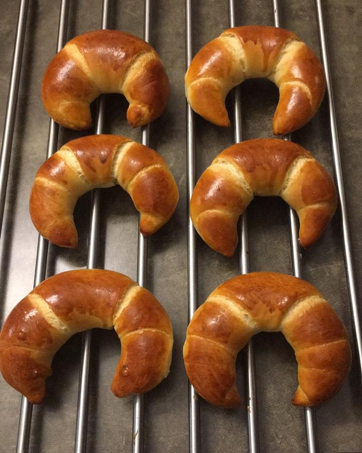 好看好吃的金牛角软面包