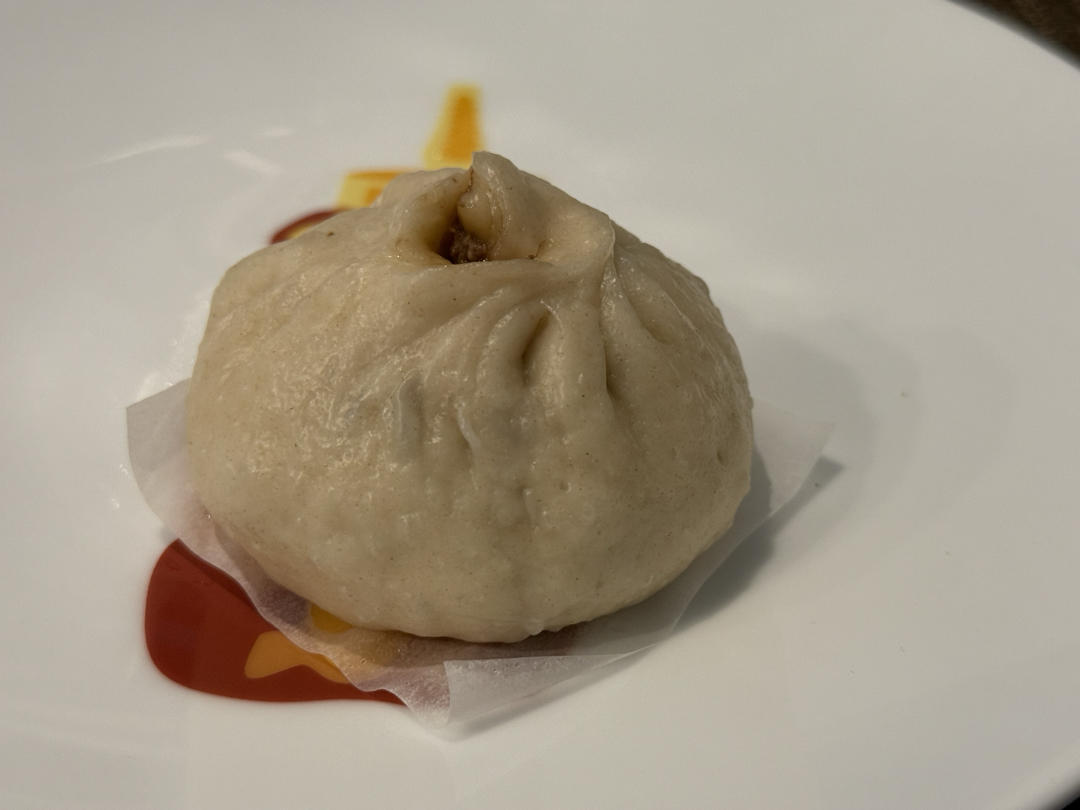 鲜美多汁的洋葱牛肉包子