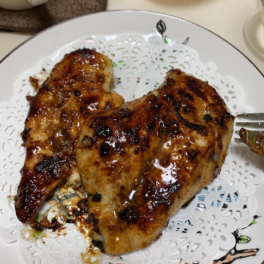 酷炫屌炸天好吃的煎鸡胸肉（香蒜蜂蜜煎鸡胸肉）