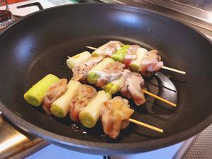 日式居酒屋里最好吃的烤鸡肉串，厨房小白也会做的美味和风鸡肉串的做法 步骤7