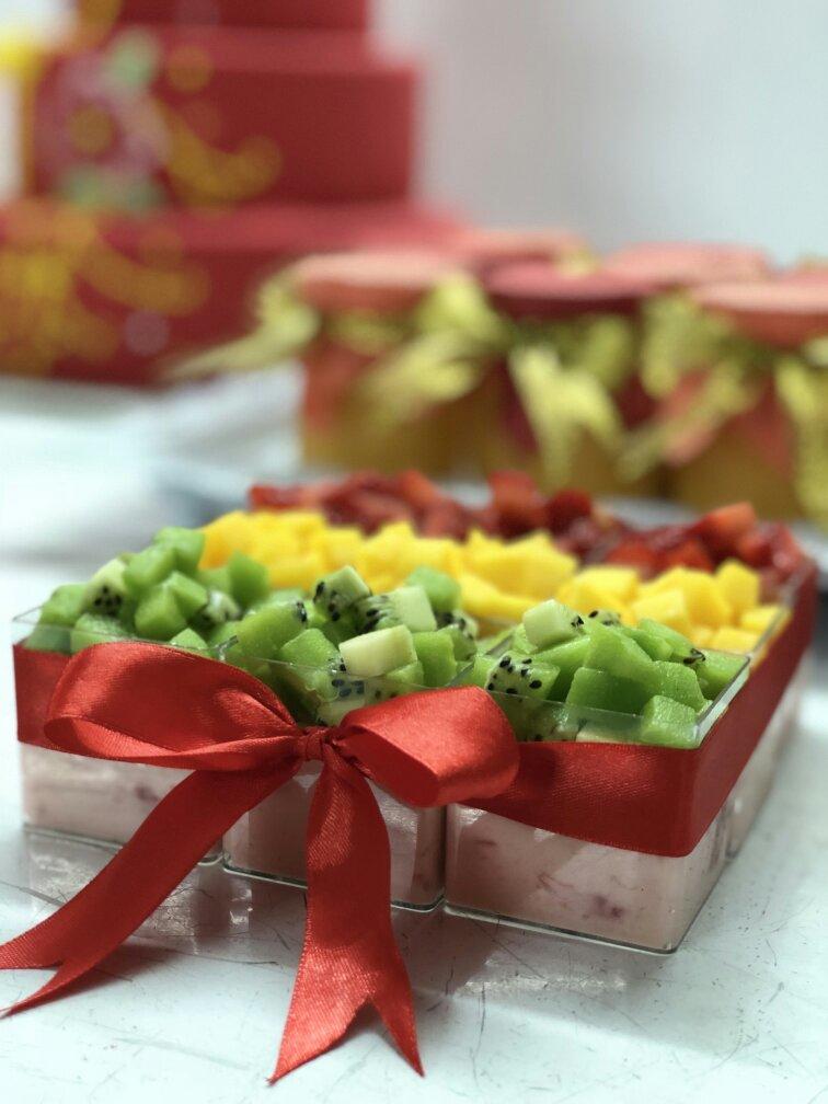 闺蜜结婚甜品台