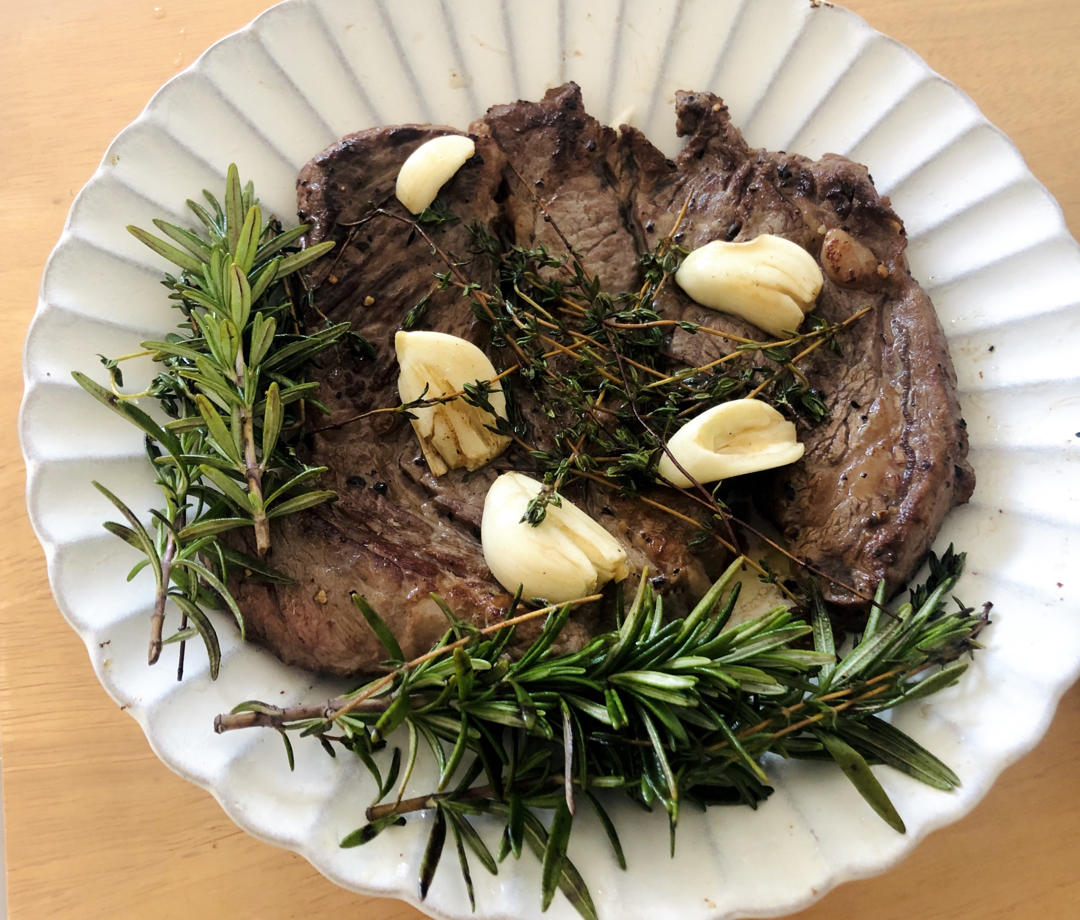 迷迭香煎西冷牛排