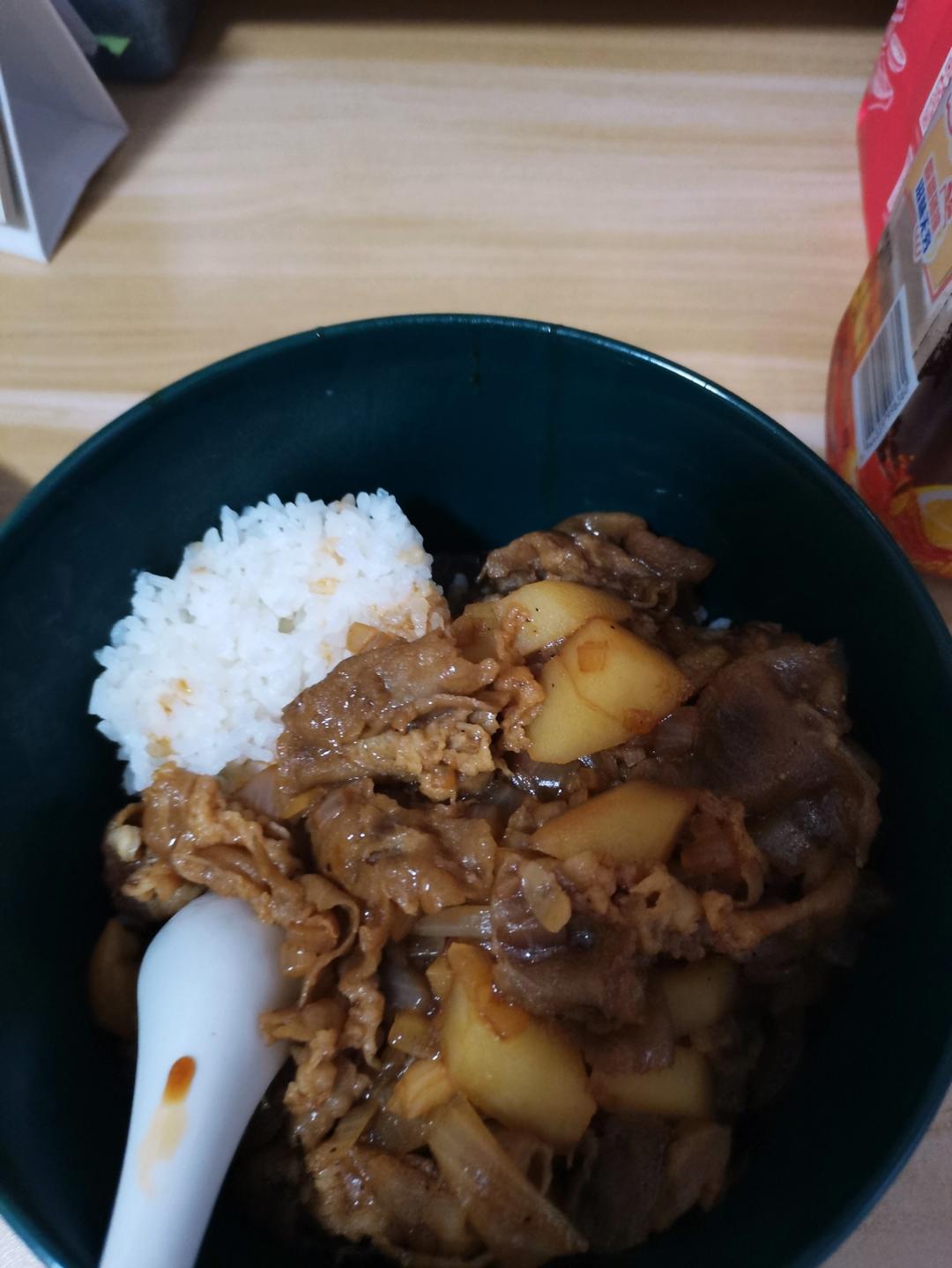 好吃到舔碗底的土豆肥牛拌饭