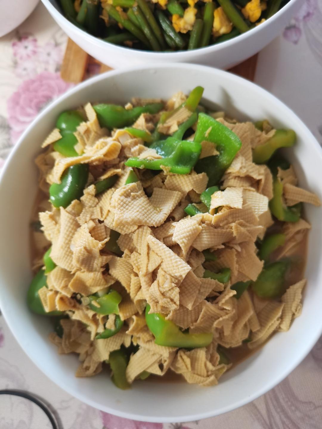 不用厨艺的尖椒干豆腐