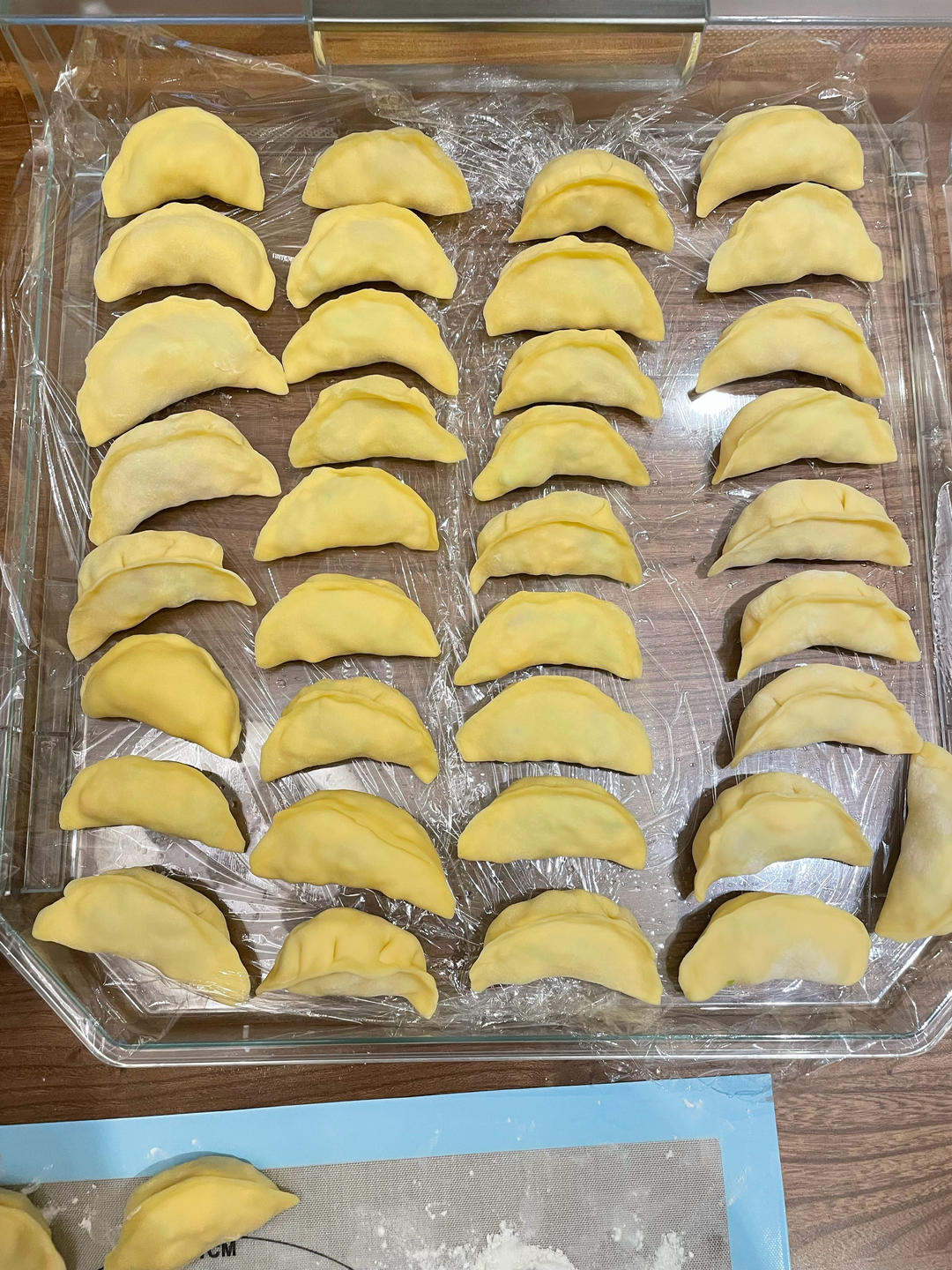 饺子皮（薄而筋道不用一个个擀）