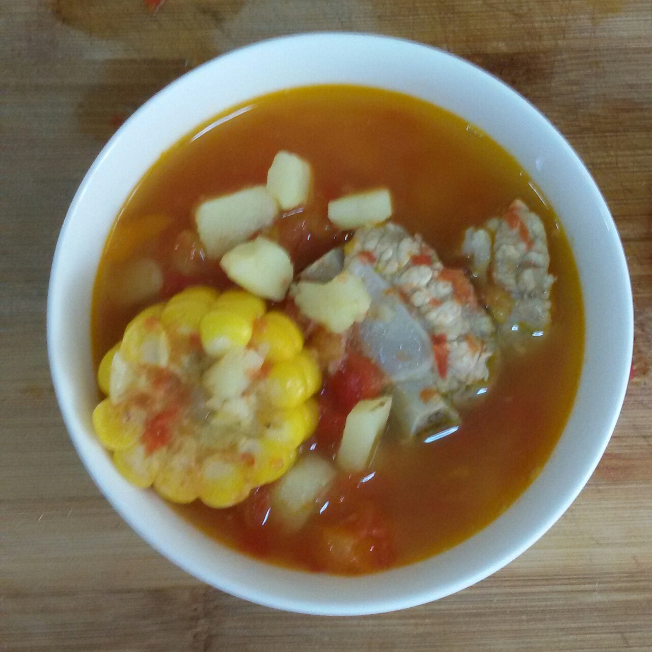 番茄土豆玉米排骨汤
