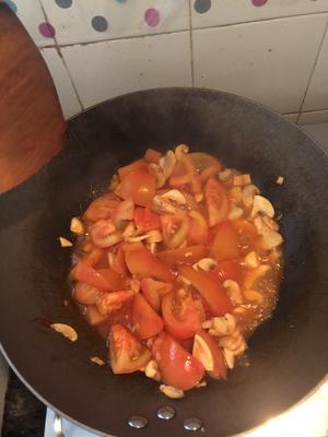 番茄龍利魚蘑菇生菜湯（健康）的做法 步骤3