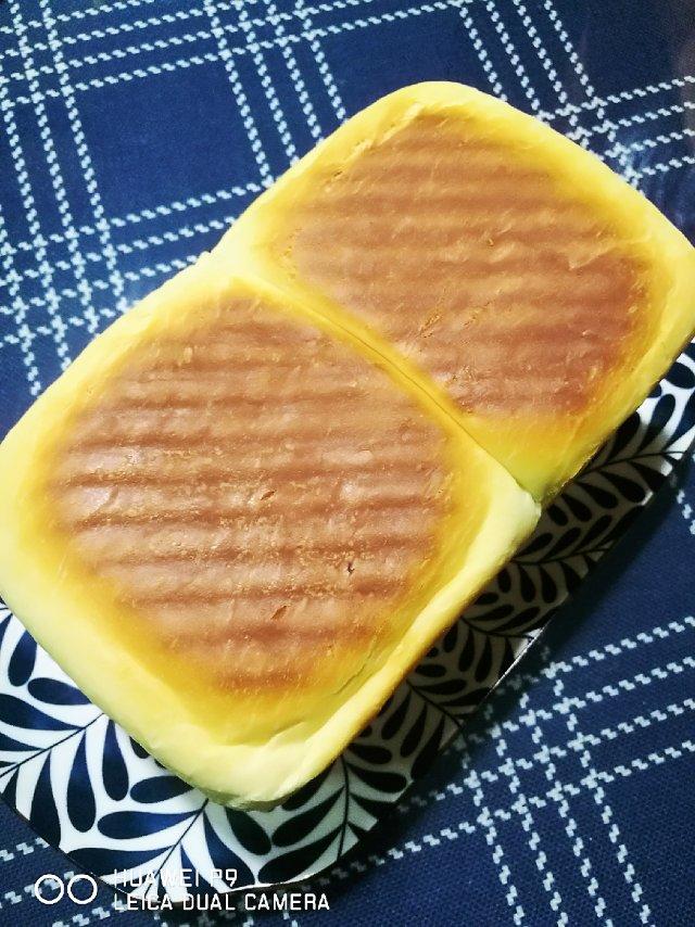用烤箱自己做面包--手工牛奶吐司面包