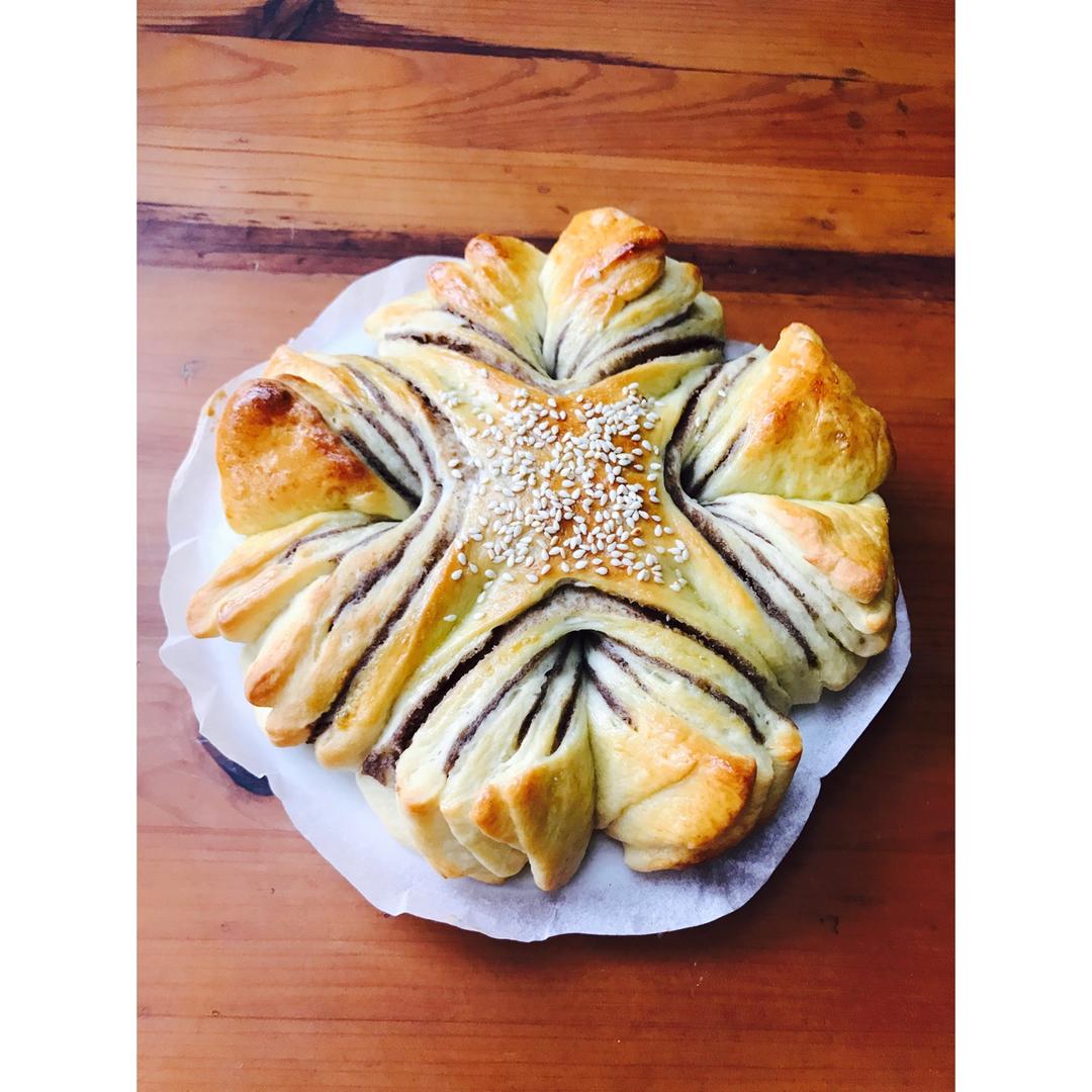 豆沙花式面包