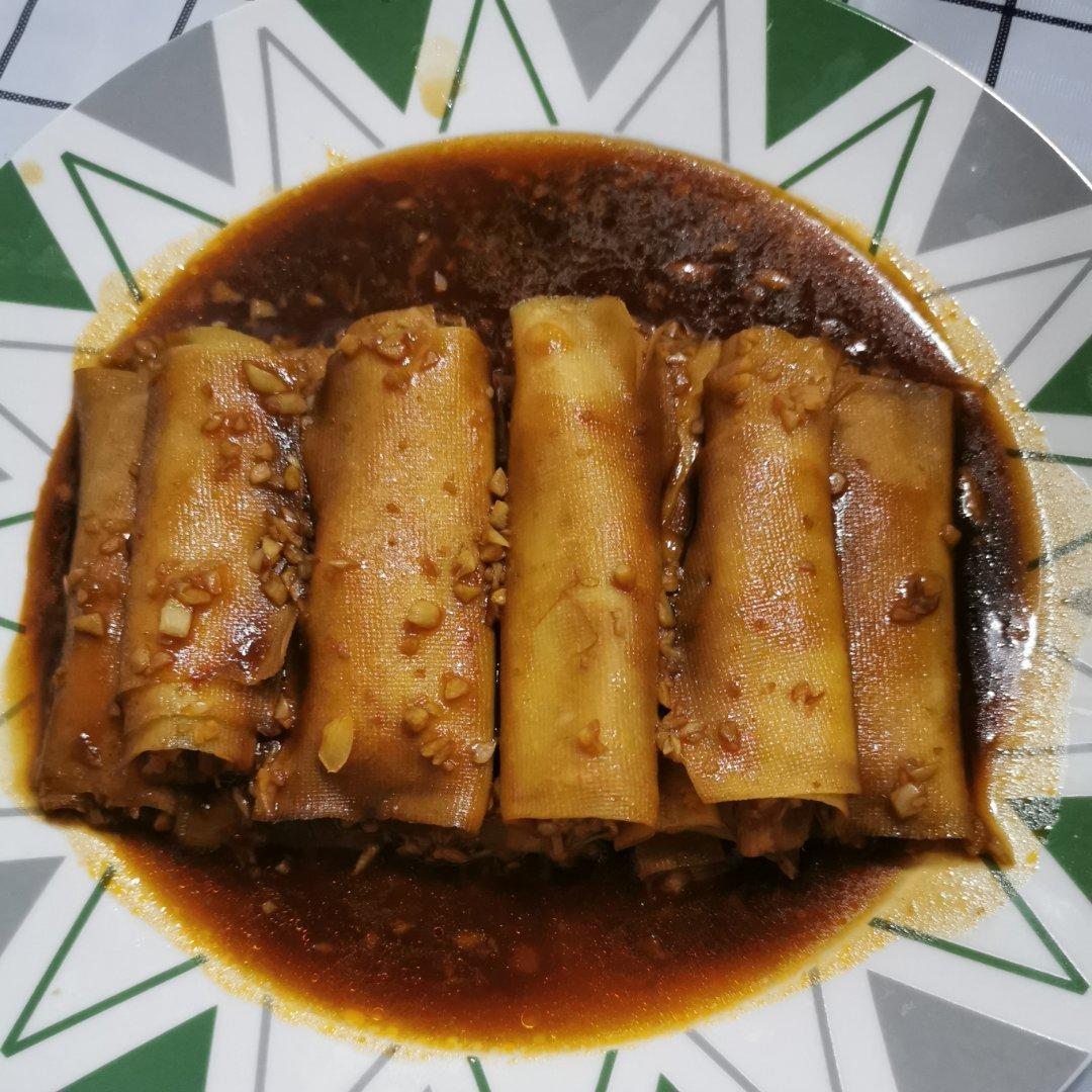 金针菇豆皮卷