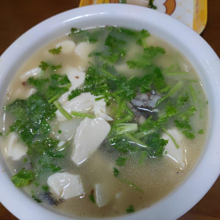 鲫鱼豆腐汤