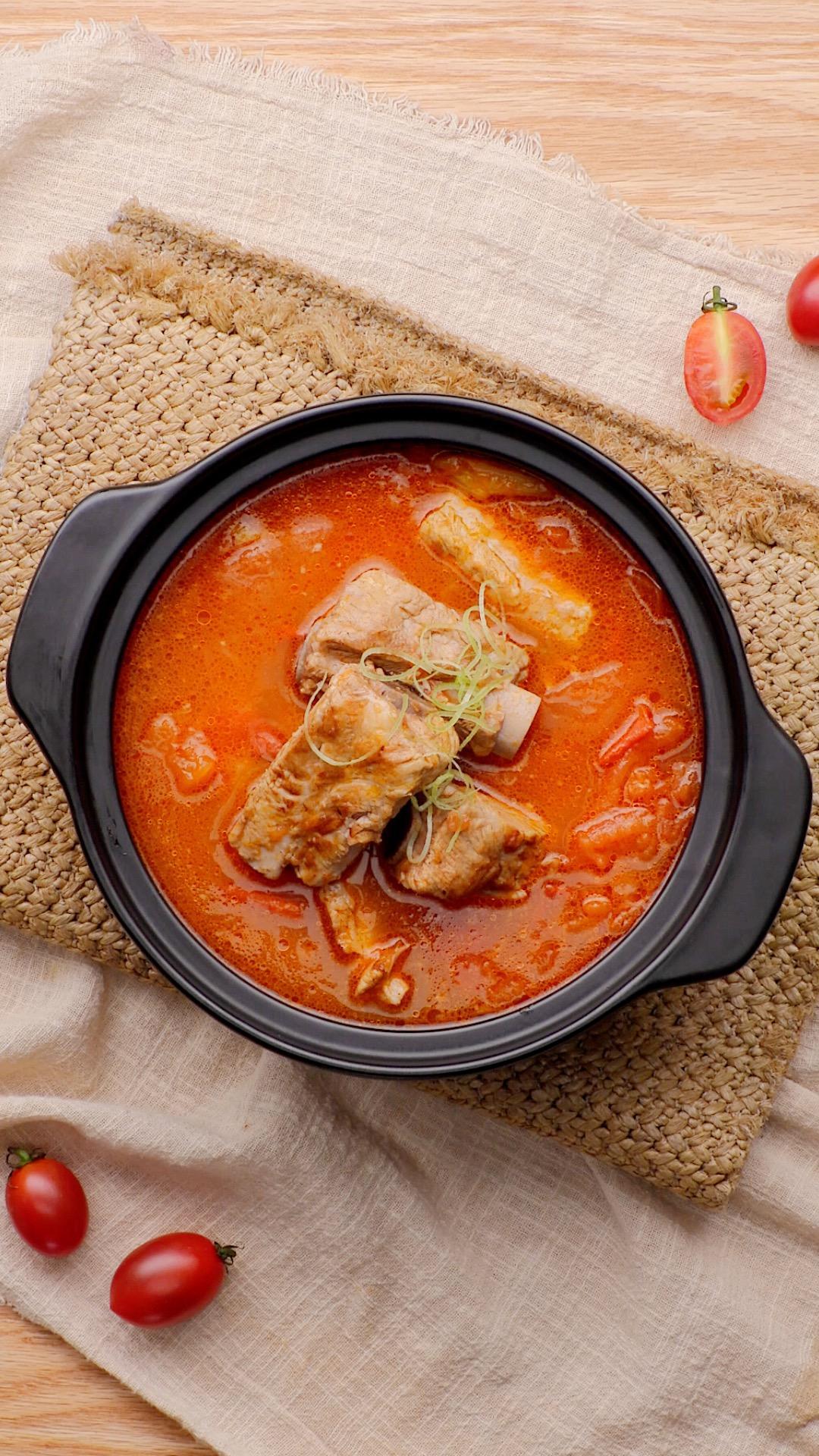 电饭锅番茄排骨汤的做法