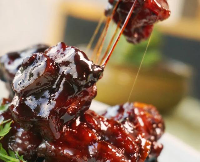 勾魂的拉丝糖醋排骨,吃完一定要吮指的做法