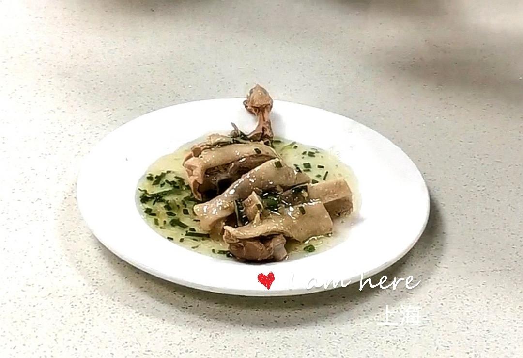 清蒸葱油鸭腿的做法