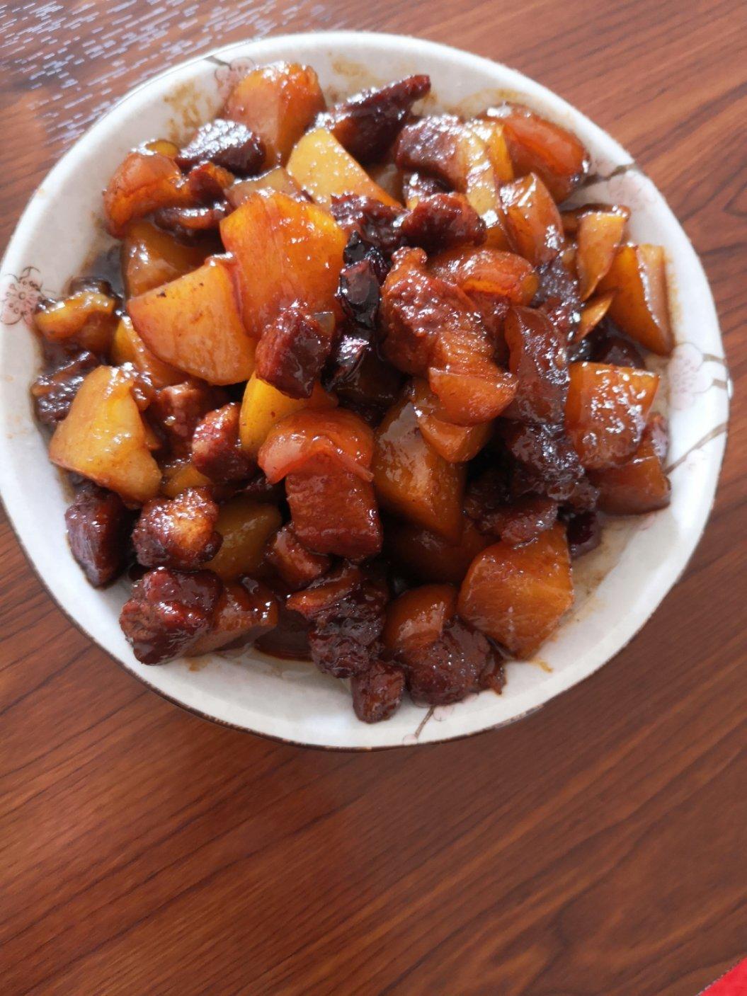 红烧肉炖土豆