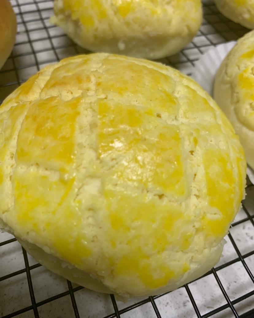 好吃到炸裂的港式菠萝包（附带制作酥皮的小视频）