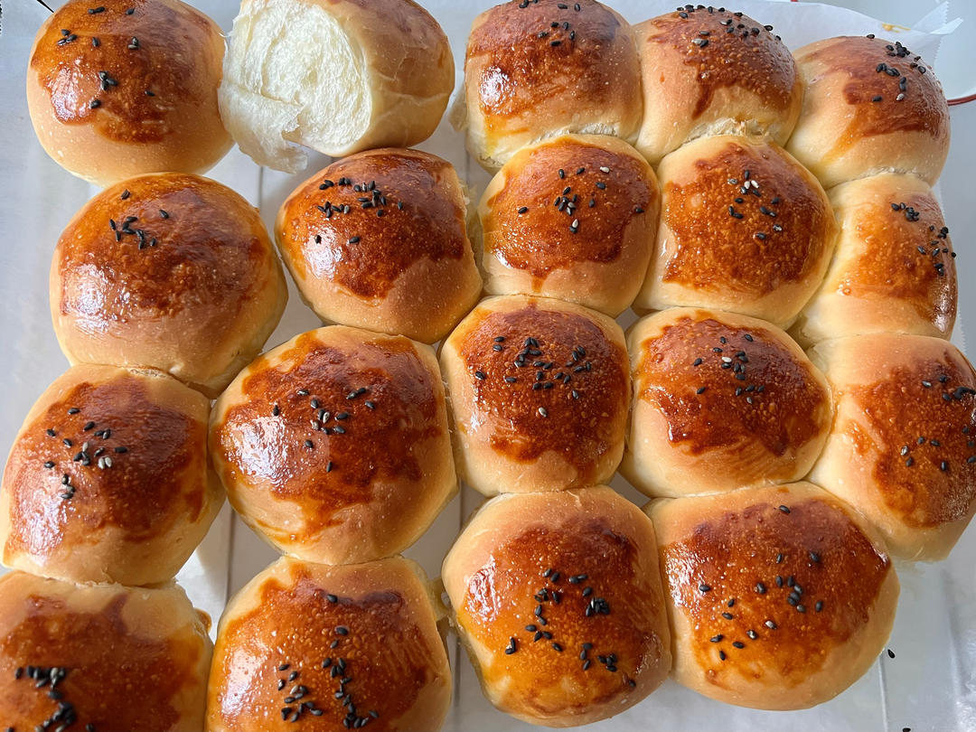 🥛超简单快手，柔软拉丝，一次发酵，牛奶小餐包