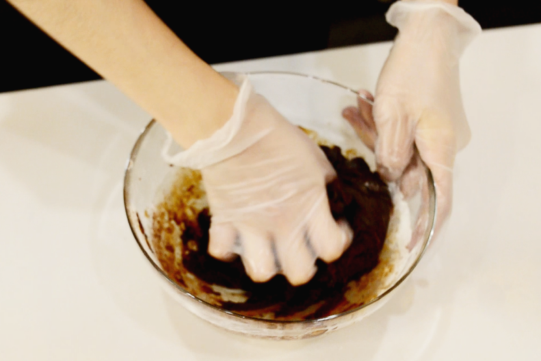 【香兰世家】巧克力椰蓉月饼 | 制作简单，风味独特，这份甜蜜不可错过！的做法 步骤9