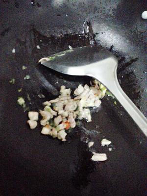 皮蛋菠菜鸡胗粥的做法 步骤2