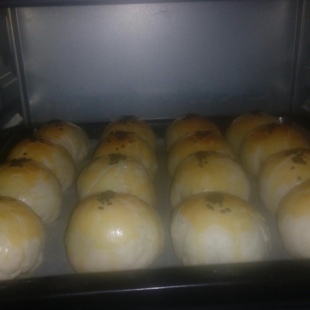 萌得掉渣渣的蛋黄酥