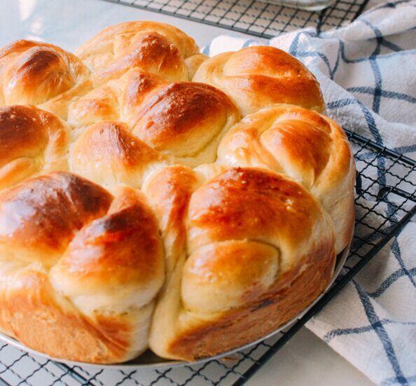 营养又美味的早餐【牛奶餐包】