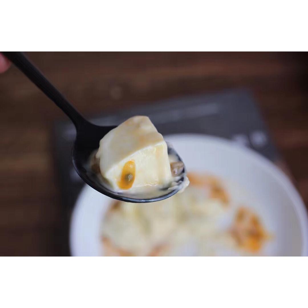 百香果酸奶意式奶冻<Passionfruit Yogurt Panna Cotta>