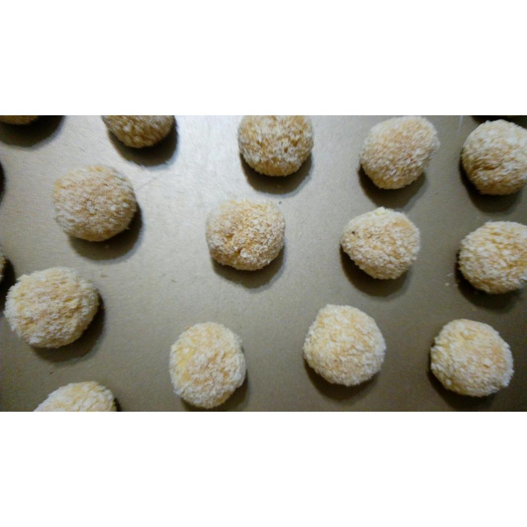 【视频】椰蓉小酥球，简单快手的童年美食（消耗蛋黄）