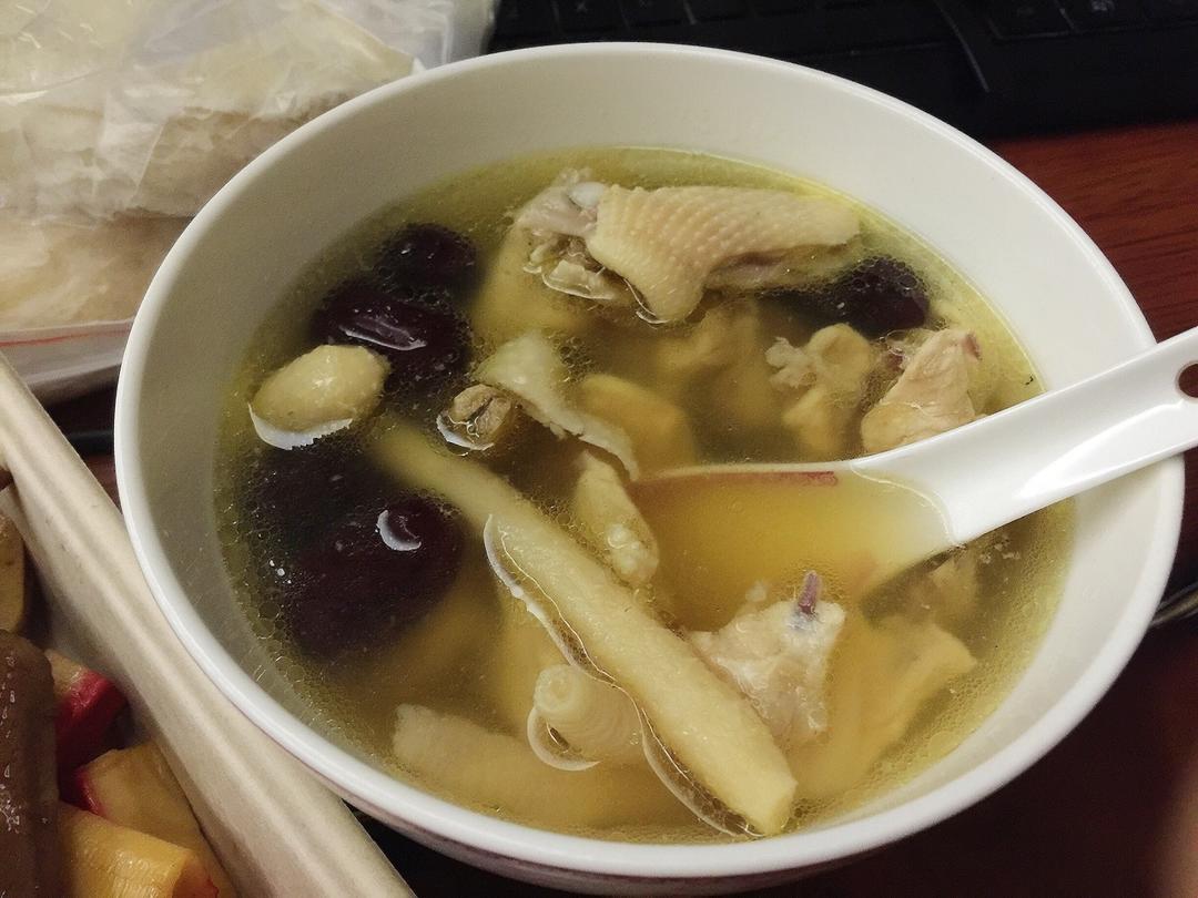 清补凉老母鸡汤