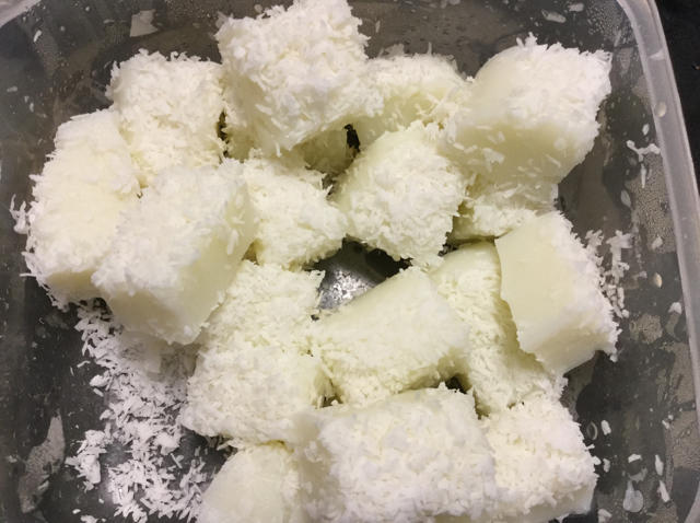 牛奶椰蓉小方