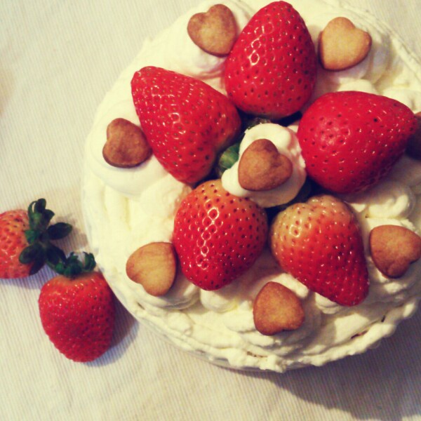 奶油水果装饰蛋糕