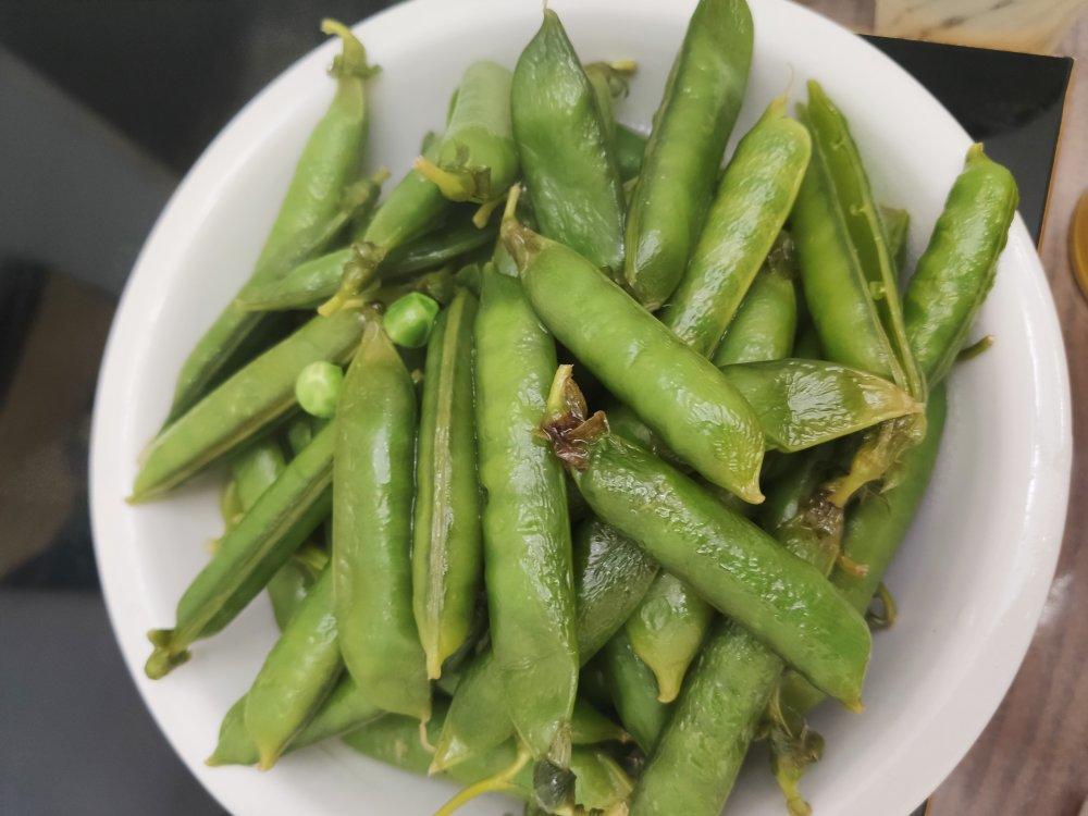 一口春天：水煮豌豆荚