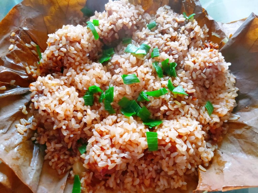 香喷喷的荷叶糯米蒸排骨