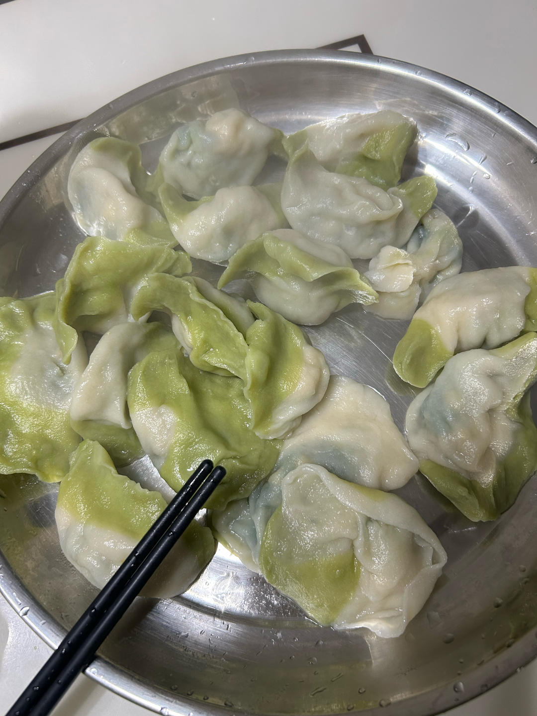 韭菜鸡蛋虾仁木耳水饺