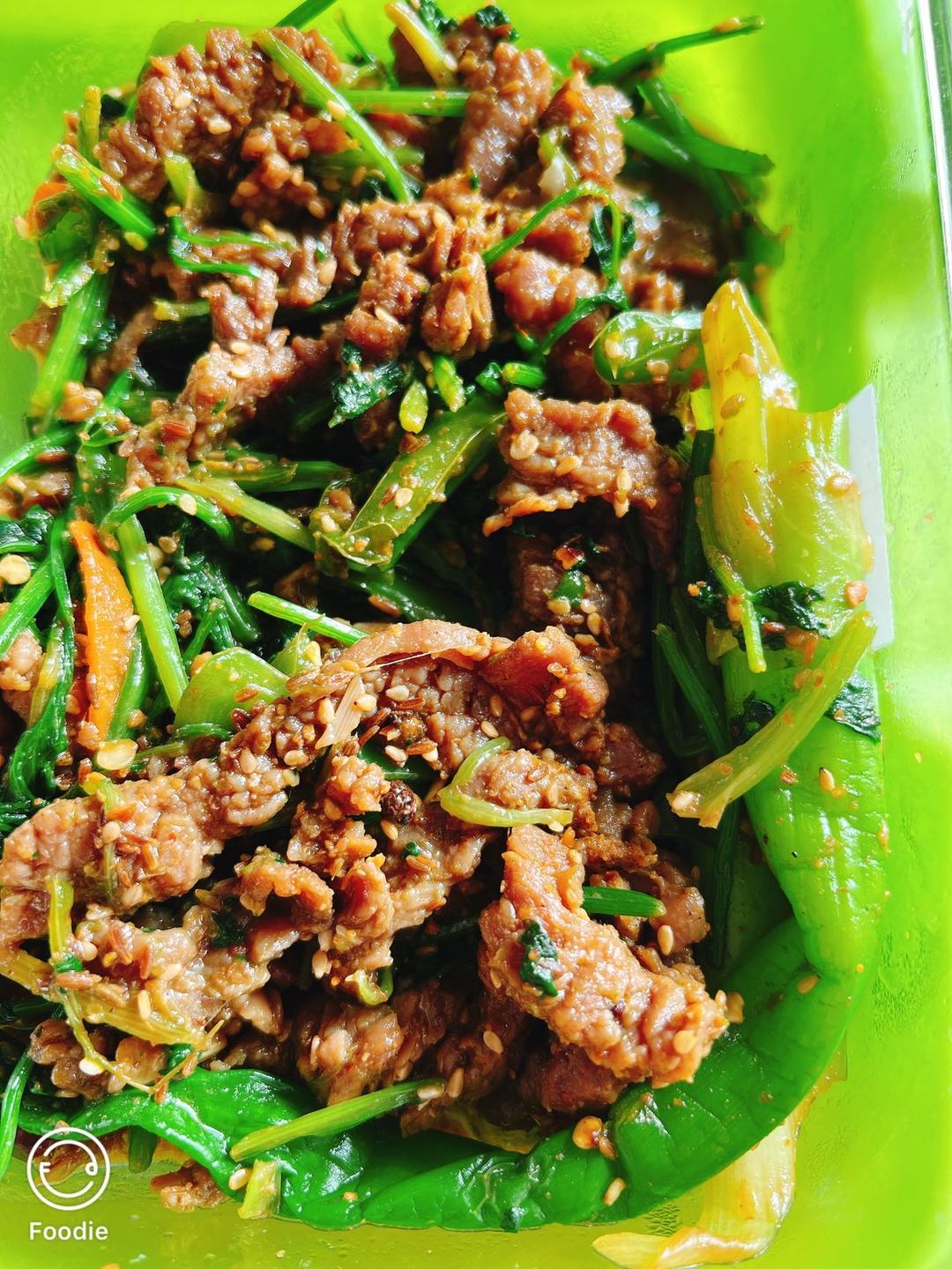 小炒黄牛肉，肉嫩味香！太好吃了简直是米饭杀手！