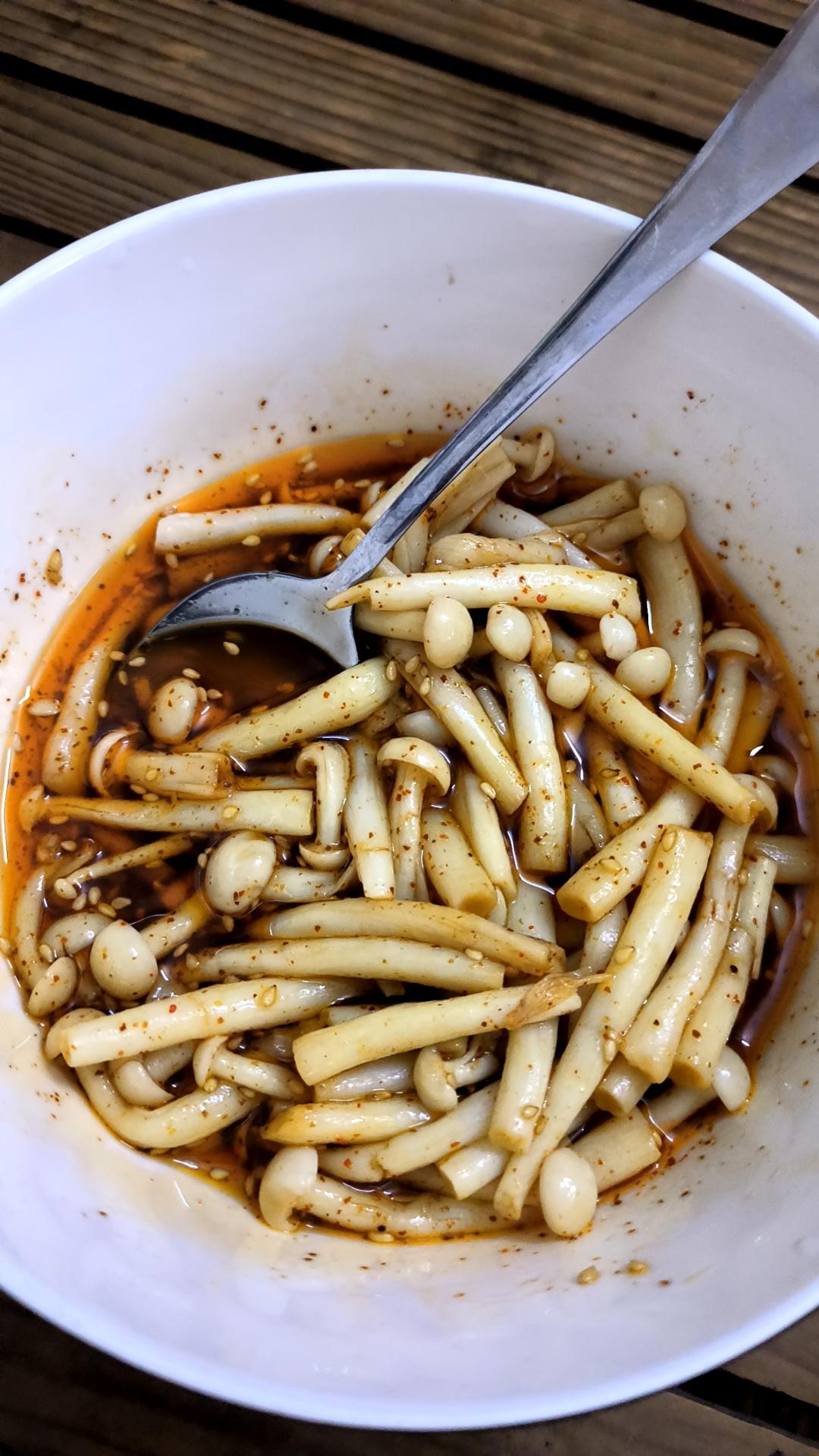 海鲜菇怎么吃，香辣入味，超级鲜美