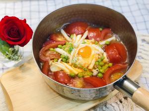 雪平锅美食——不上火很美味很营养的番茄白玉菇豌豆窝蛋汤的做法 步骤10