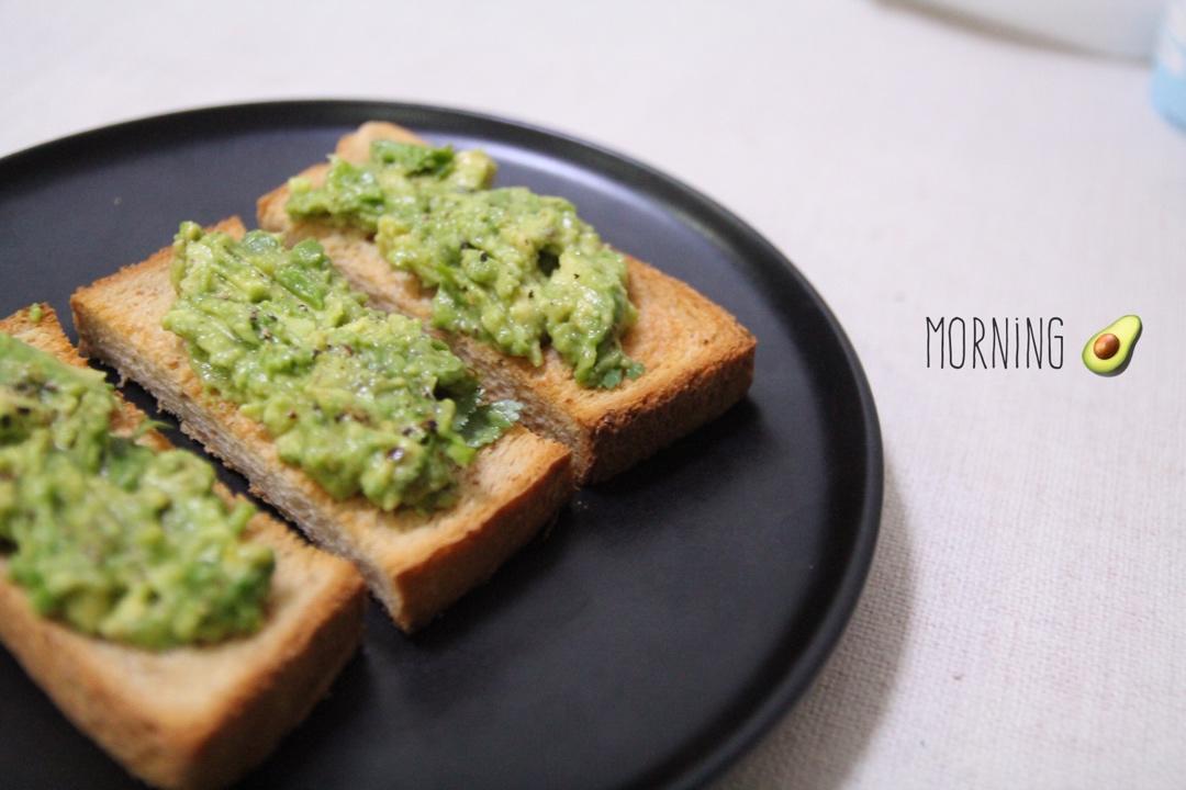 牛油果吐司