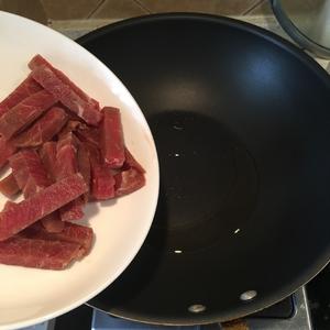 蚝油牛柳•荷兰豆炒牛肉的做法 步骤2