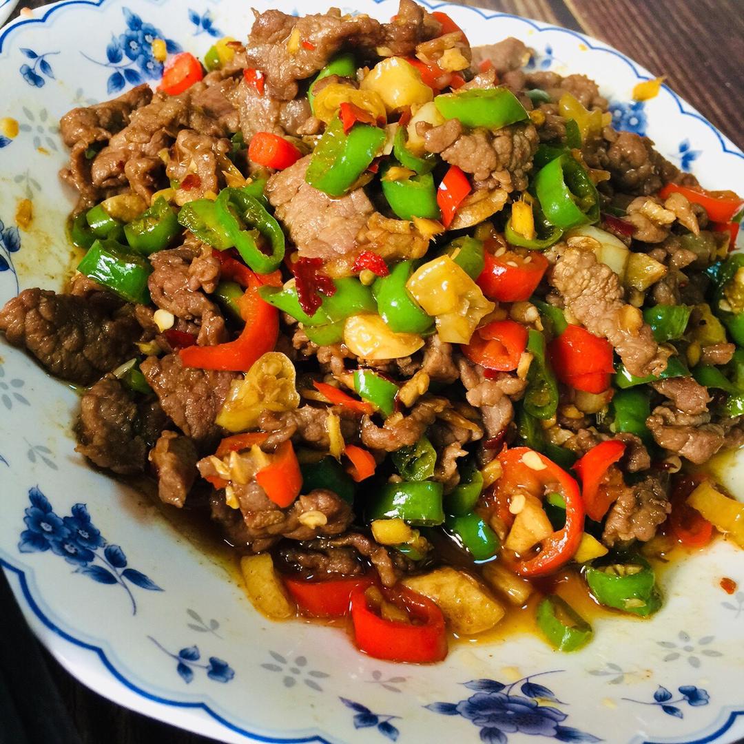 双子座的y小姐做的泡椒炒牛肉