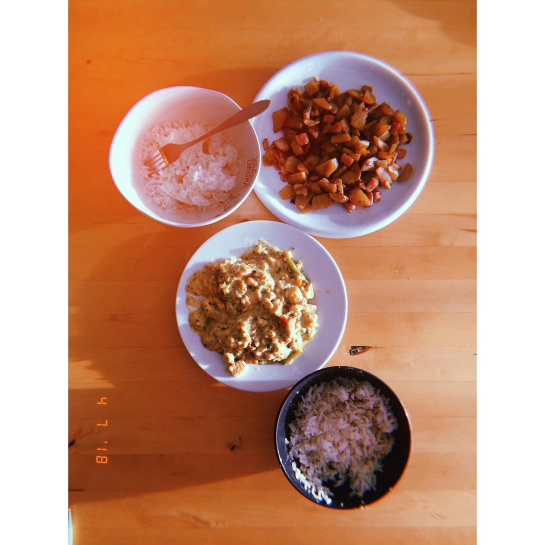 五花肉干煸土豆片
