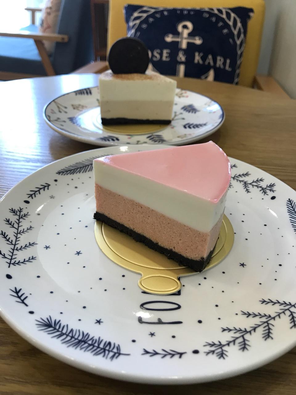 椰浆蜜桃流心慕斯 |  Coconut & Momoko Mousse Cake