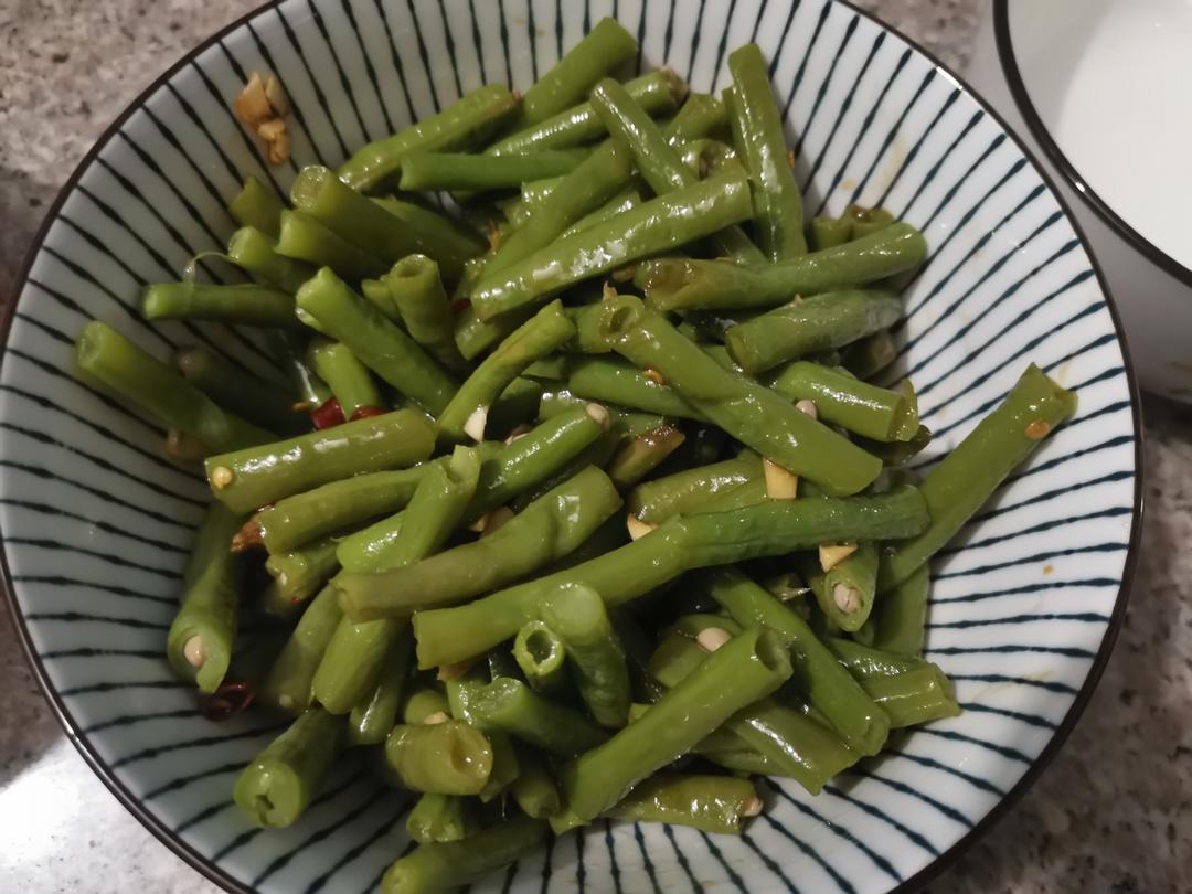 夏日爽口小拌菜～超级好吃的炝豇豆